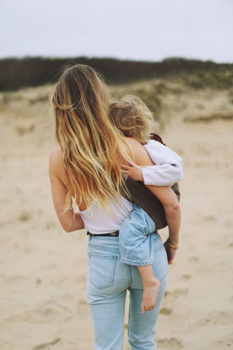 Entdecke die Welt mit deinem Baby in der Wildride Babytrage