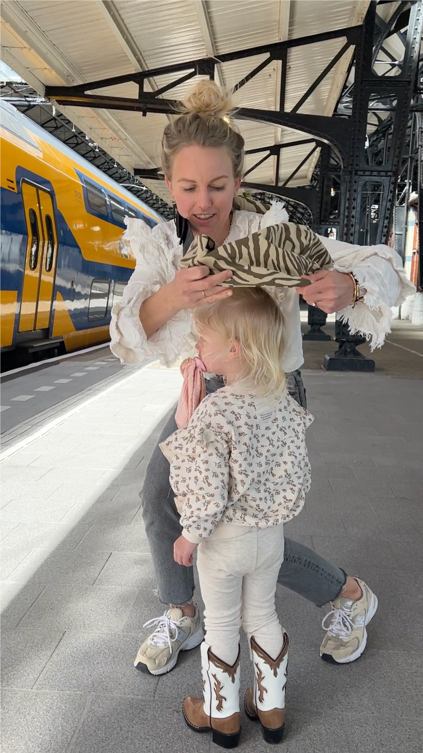 WILDRIDE スリング ワイルドライド Coffee Toddler Carrier Coffee WILDRIDE スリング ワイルドライド Coffee Toddler Carrier Coffee