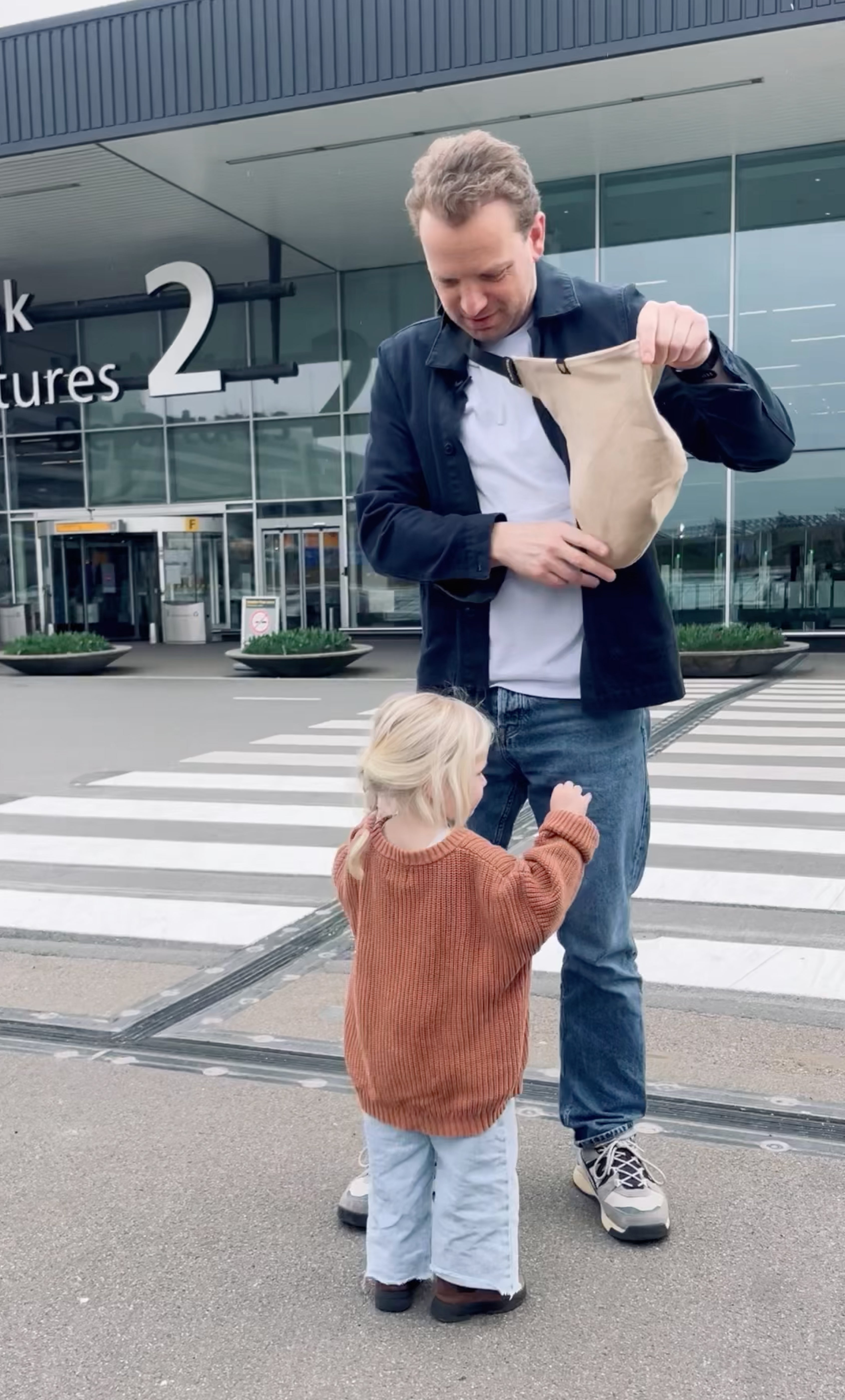 Toddler Carrier Linen Brown | Wildride – wildridecom